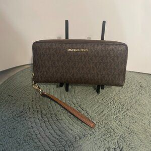 Michael Kors Brown Large Zip Around Signature Logo Continental Wallet
